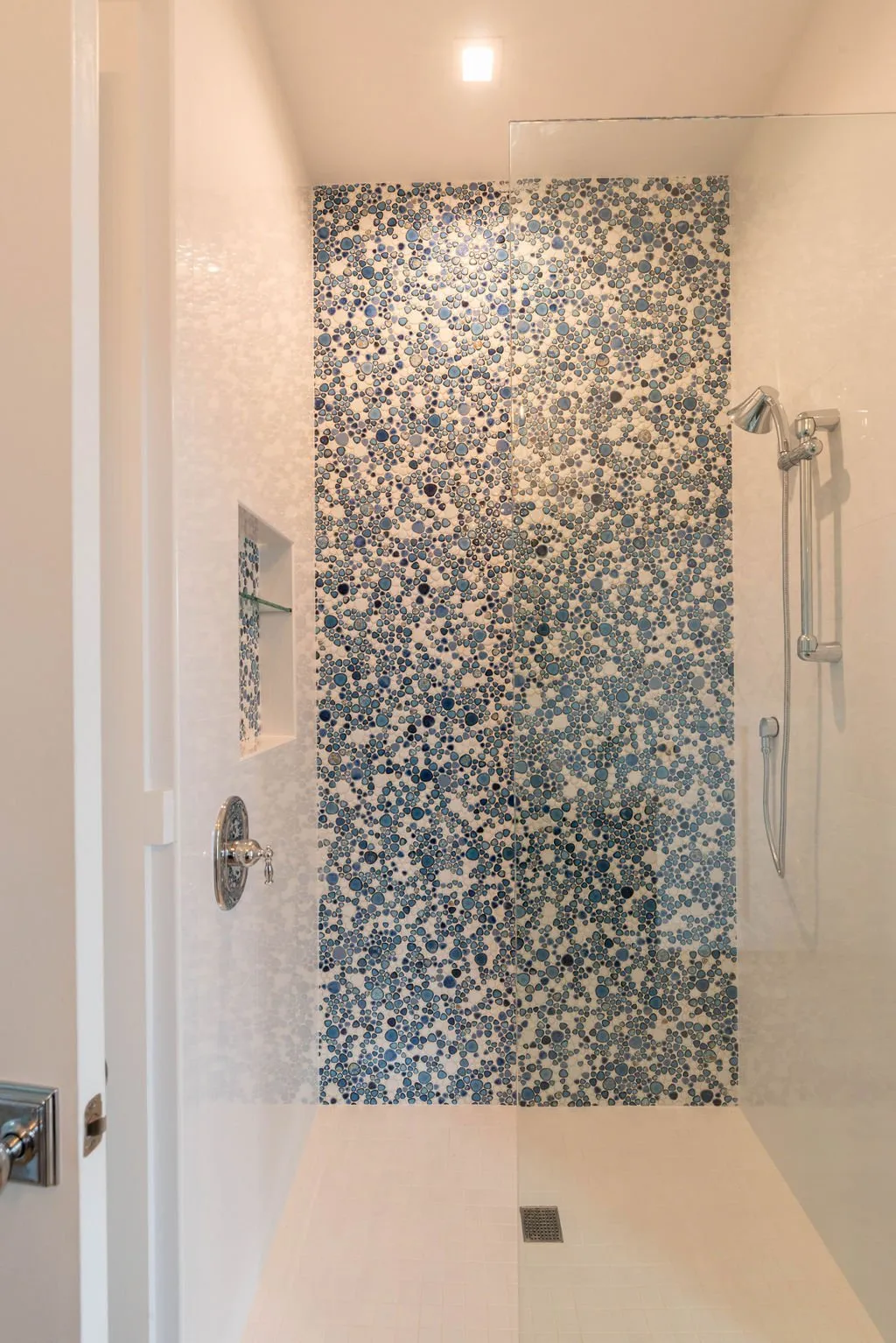 Waterfront Retreat — image 35