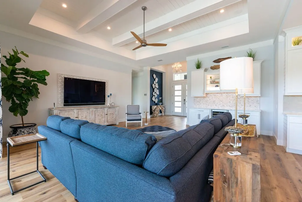 Waterfront Retreat — image 10