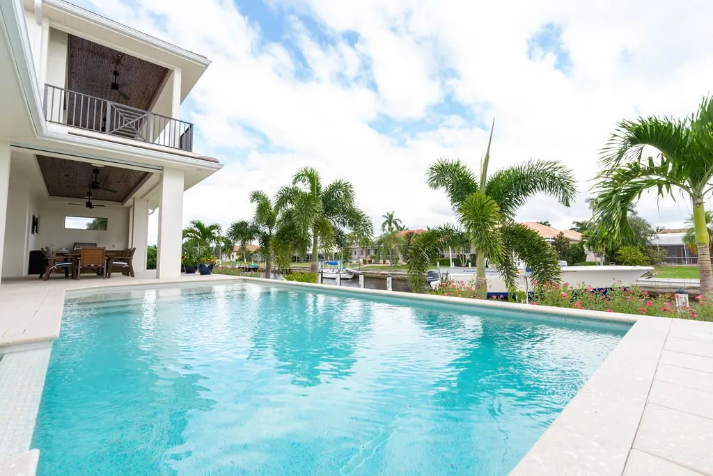 Waterfront Retreat — image 44