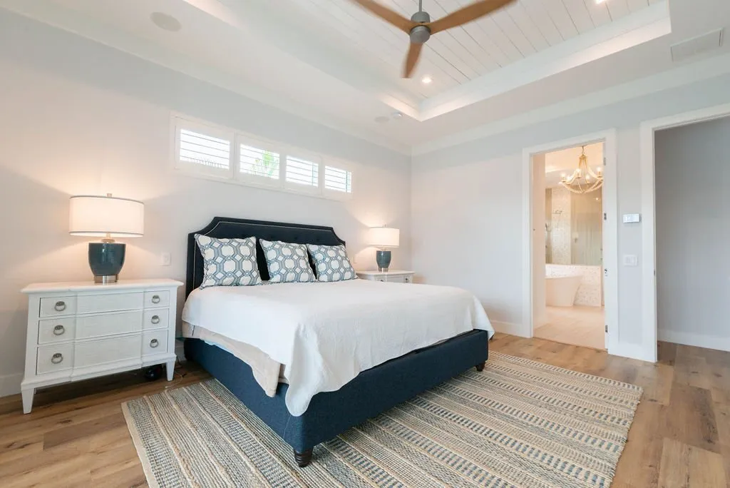 Waterfront Retreat — image 29