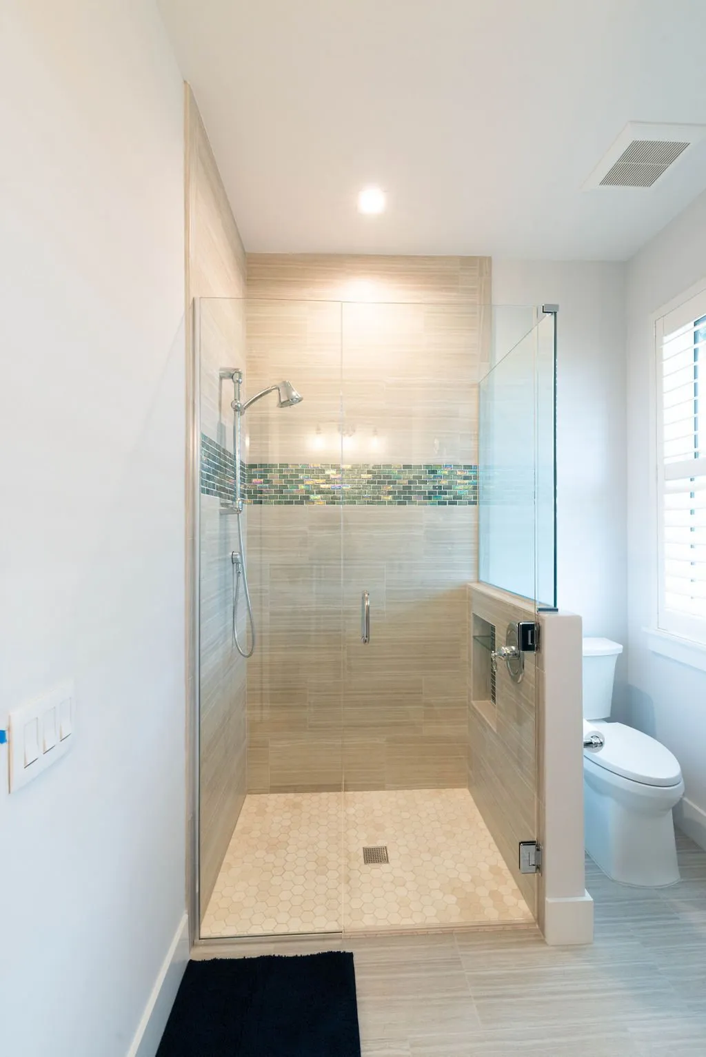 Waterfront Retreat — image 39
