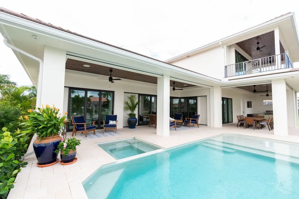 Waterfront Retreat — image 43
