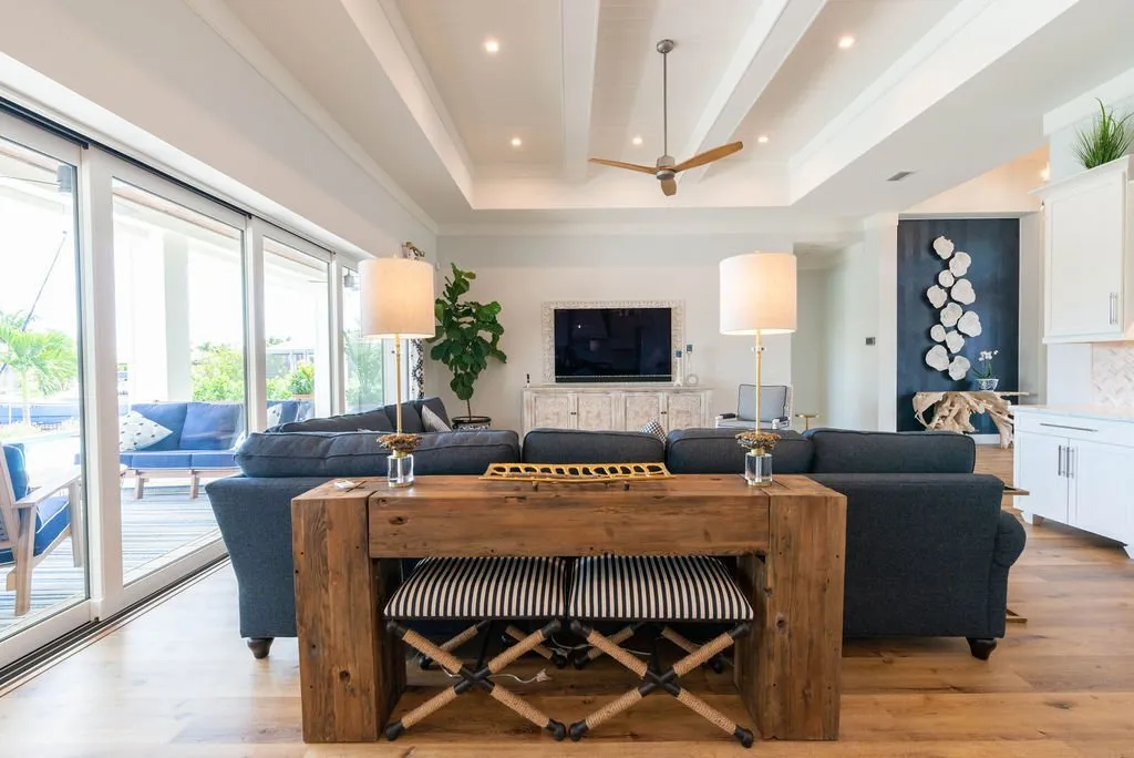Waterfront Retreat — image 9
