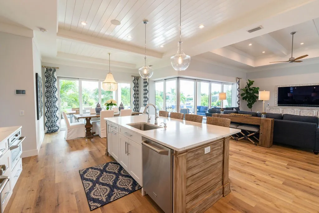 Waterfront Retreat — image 20