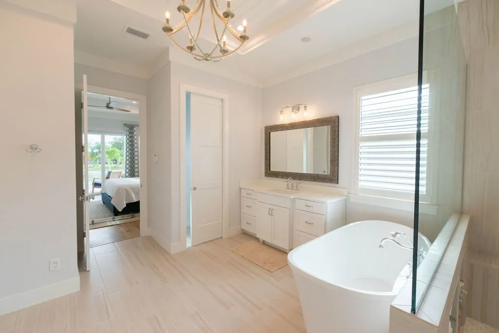 Waterfront Retreat — image 31